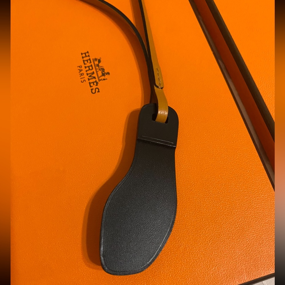 NEW HERMÈS ORAN NANO CHARM PINK - Picture 8 of 16